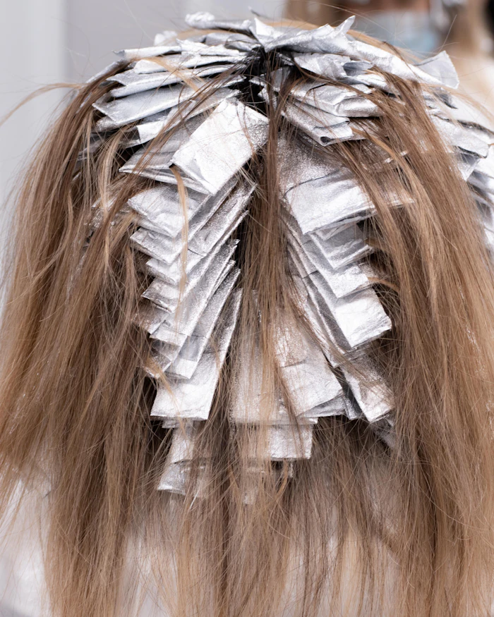 Aplicación de mechas con papel aluminio